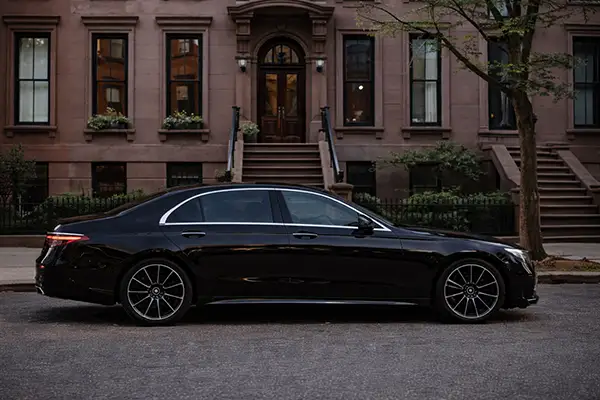 Black sedan Brooklyn brownstone pickup for Newark Airport car service