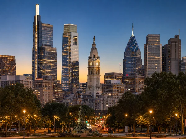Philadelphia to Newark Airport car service with car seats